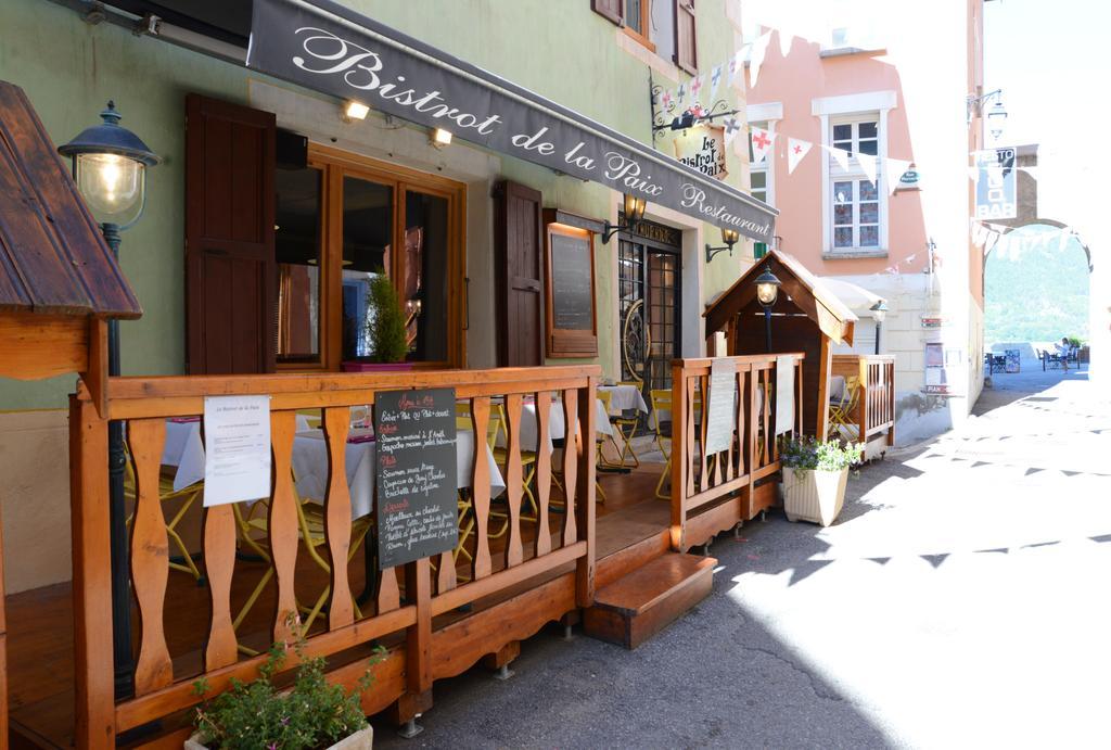 Auberge De La Paix Briançon Exteriör bild